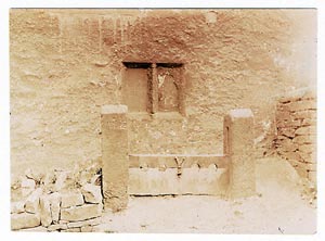 Photograph - Mono (Document ID: 100023)