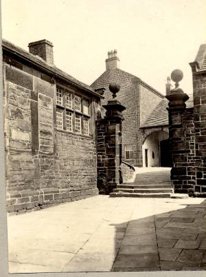 Swift Place, Soyland - gateway